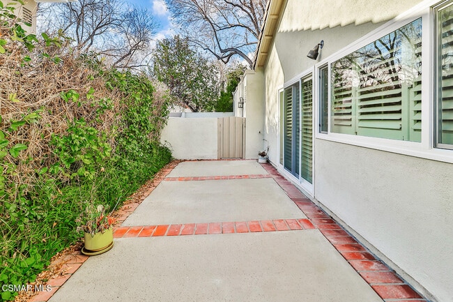 Building Photo - 1046 Barrow Ct