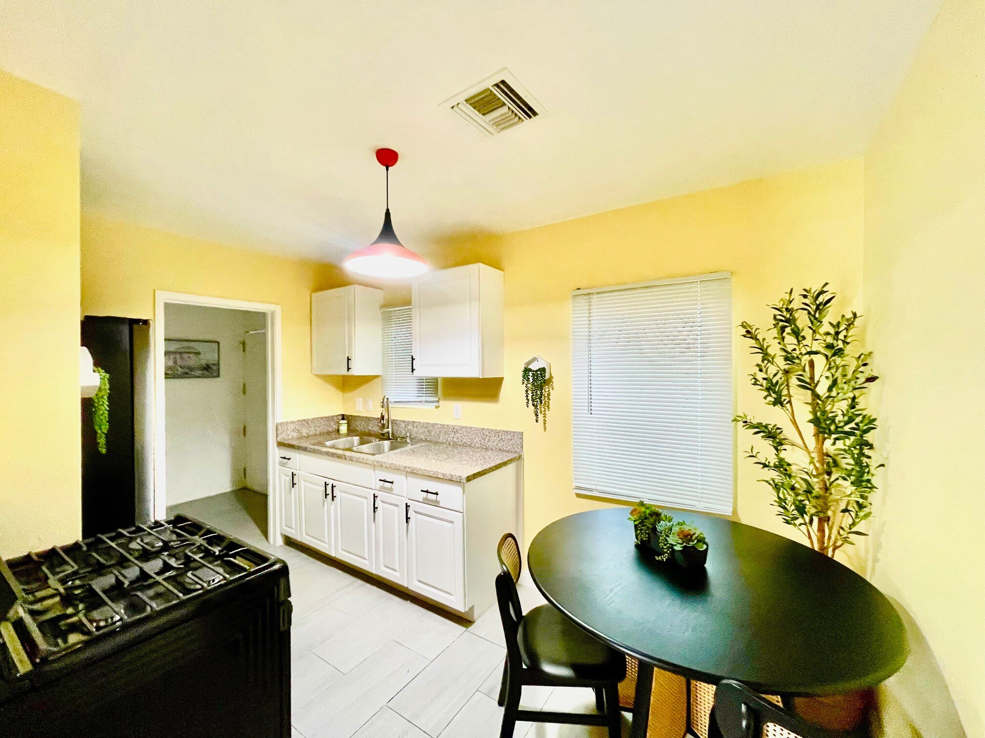 Building Photo - 4152 W 107th St