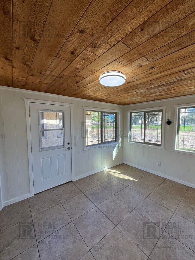 Building Photo - 7BR Single-Story Retreat on 2.7+ Acres – Spacious, Sun-Filled Living in Prime Temecula