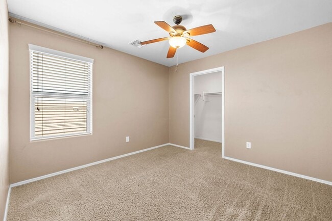 Building Photo - 4 Bedroom Home with Community Pool in Vail...
