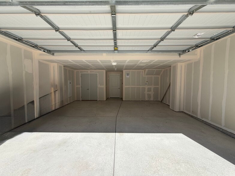 Building Photo - 4050 Ascend Grv