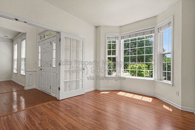 Building Photo - 7864 Whispering Wood Dr