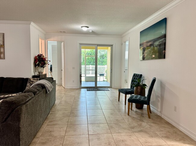 Building Photo - 6112 NW Cullen Way