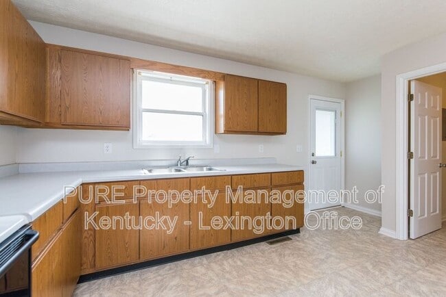 Building Photo - 304 Pigeon Ct