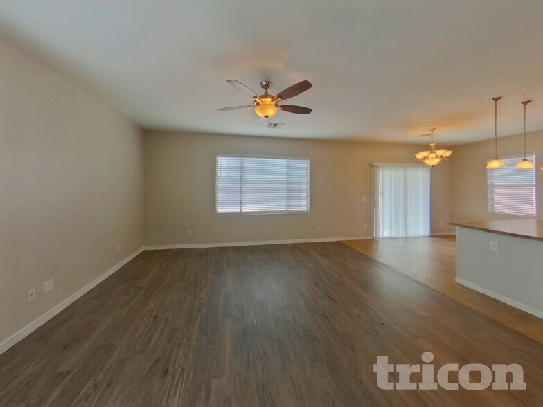 Building Photo - 21338 N Denver Ct