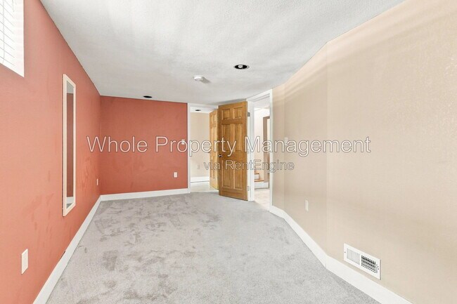 Building Photo - 3044 W Clyde Pl