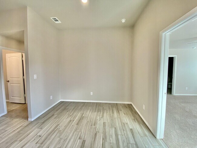 Building Photo - 2918 Urbana Ave