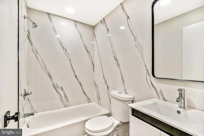 Building Photo - 182 E Huntingdon St