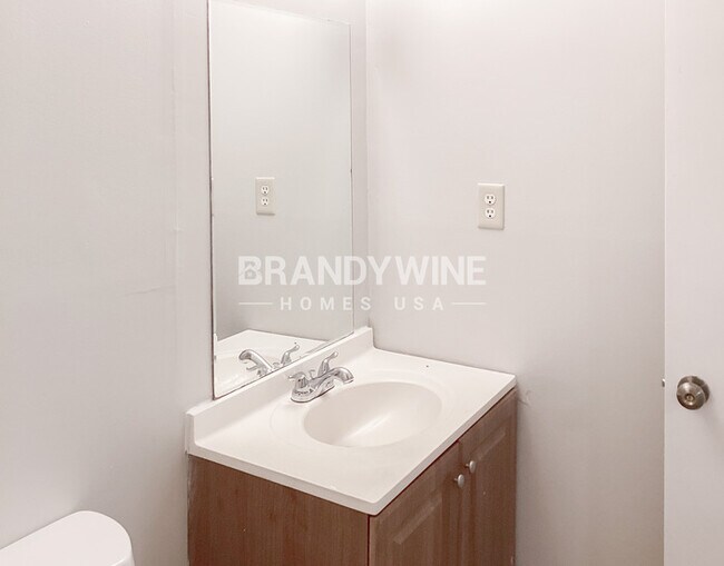 Building Photo - 2119 Blue Creek Ct