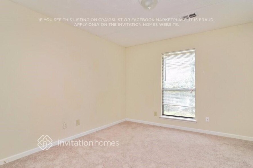 Building Photo - 1532 Kings Ridge Dr NW