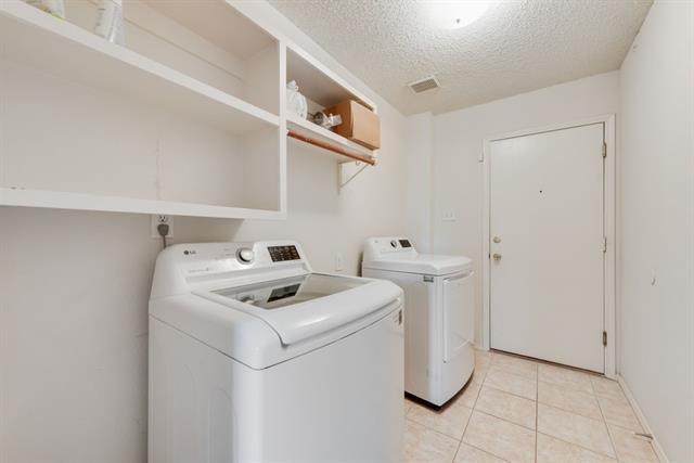 Building Photo - 3800 Rolling Hills Dr