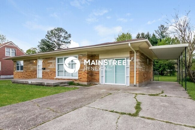Building Photo - 3 Bedroom Pet-Friendly Home in LOUISVILLE, KY with Main Street Renewal