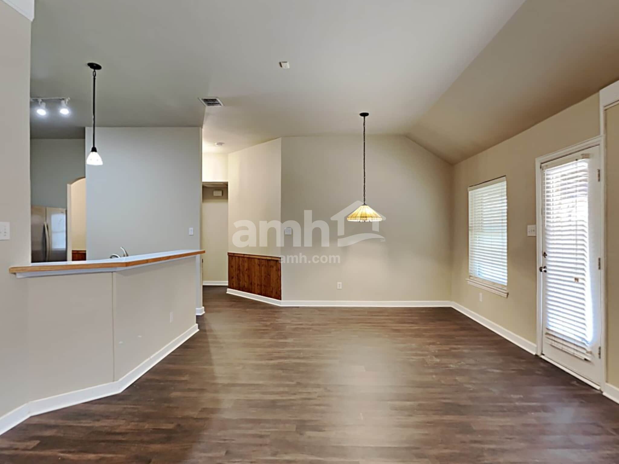 Building Photo - 206 Rock Meadow Trail