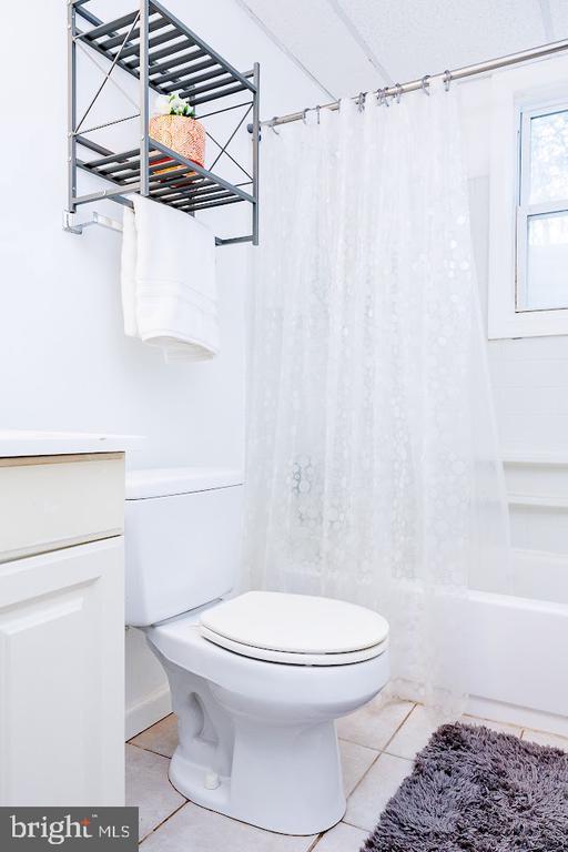 Building Photo - 7286 Earlys Rd