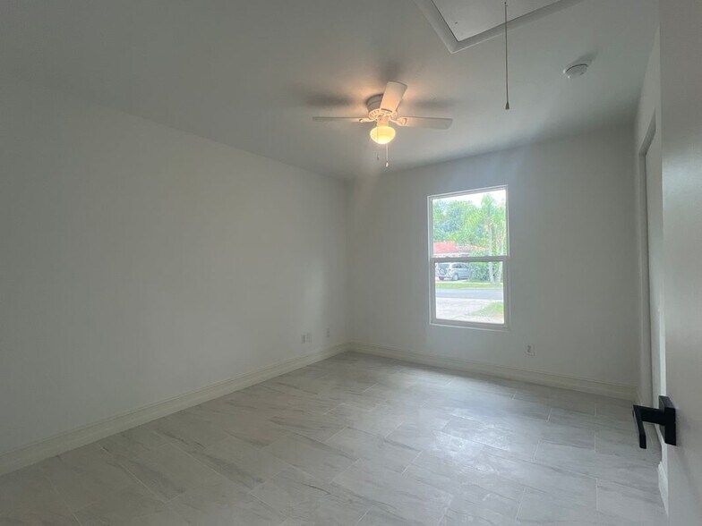 Building Photo - 12113 Fuller Ln
