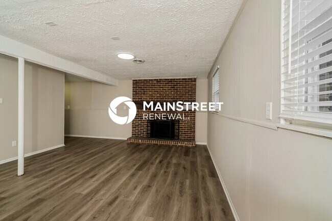 Building Photo - 3 Bedroom Pet-Friendly Home in LOUISVILLE,...