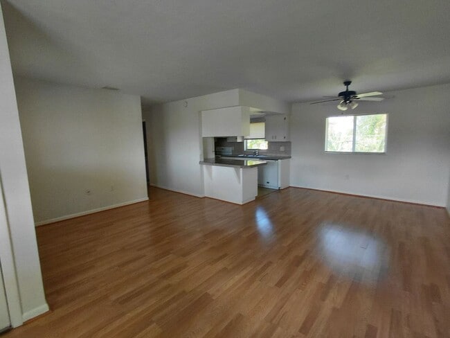Building Photo - 5004 Chiquita Blvd S