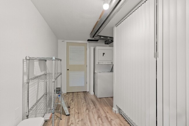 Building Photo - 108 Oswego Summit