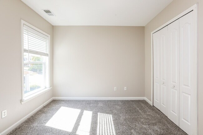 Building Photo - 3302 Southerland Ct