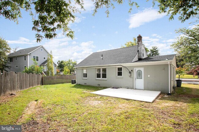 Building Photo - 212 E Cuthbert Blvd