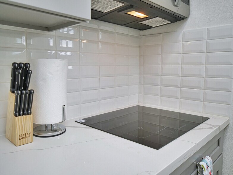 Building Photo - 1364 Sylvia Dr