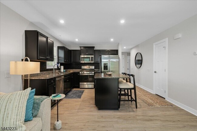 Building Photo - 49 Coventry Rd