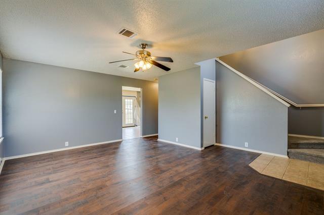 Building Photo - 901 Greenbend Dr