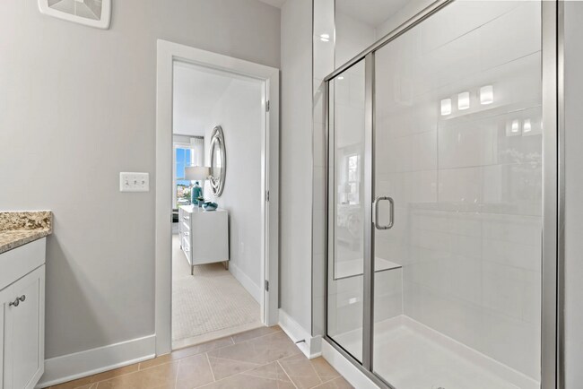 Building Photo - 1117 N Lombardy St