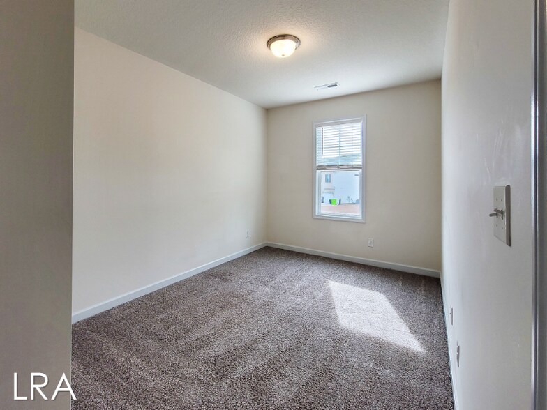Building Photo - 520 Shallotte Ln