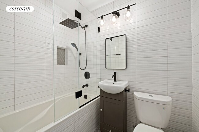 Building Photo - 203 W 90th St