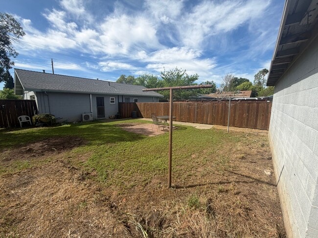 Building Photo - 5319/21 Robertson Ave