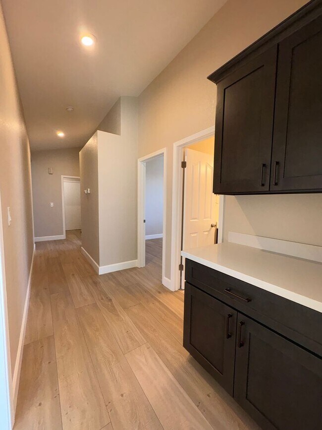 Building Photo - 798 Shannon Dr