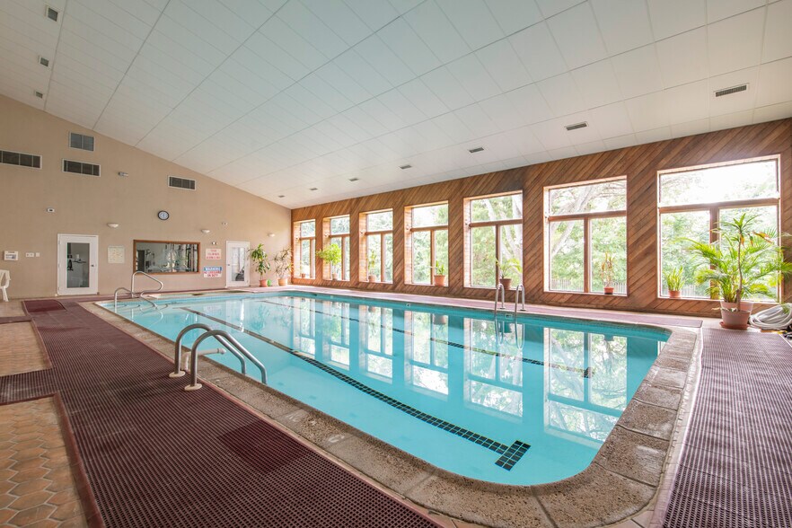 Building Photo - 253 Shawmont Ave