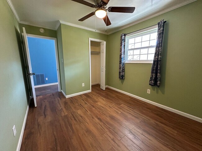 Building Photo - Beautiful 4 Bed / 2.5 Bath w/ 2-car garage & fenced yard –  Move-In Ready!