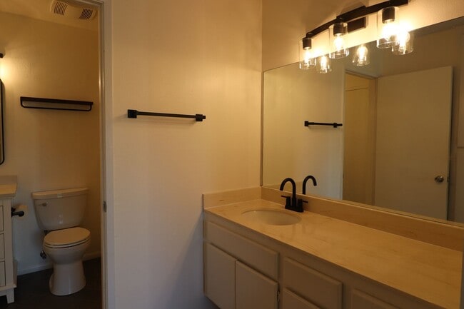 Building Photo - Rice Ranch Condo