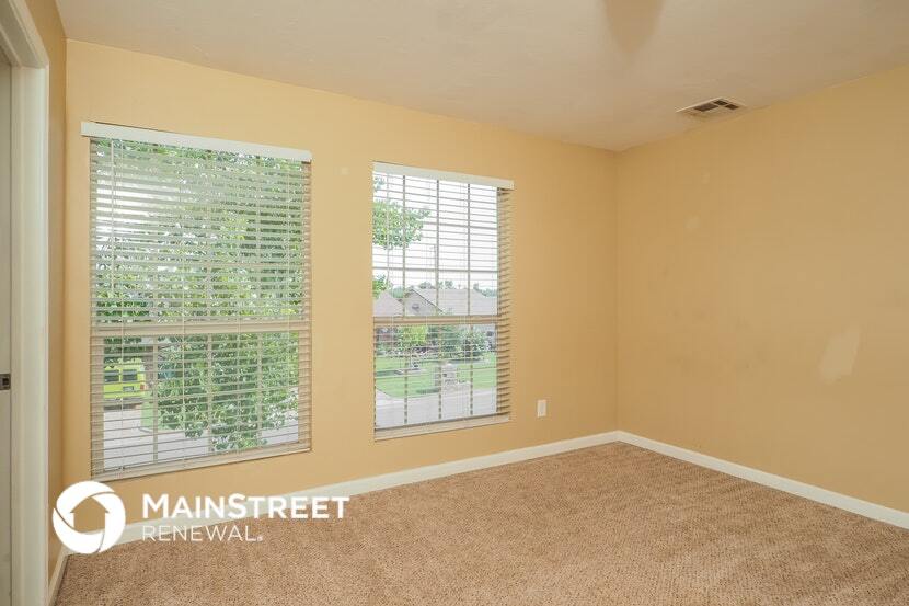 Building Photo - 6800 Bayberry Dr