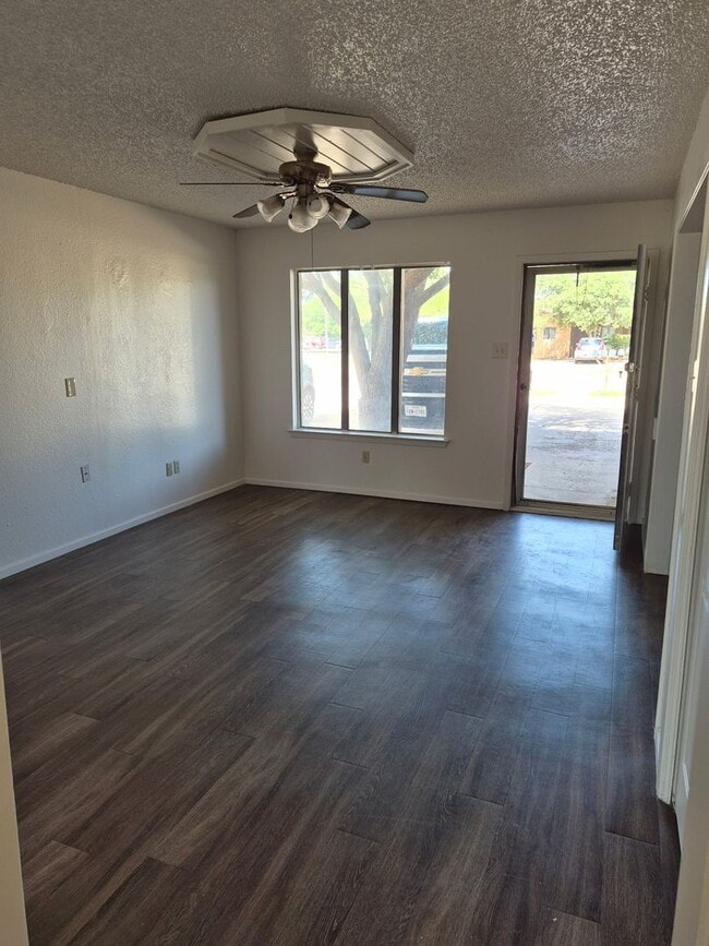 Building Photo - 7402 Avenue X