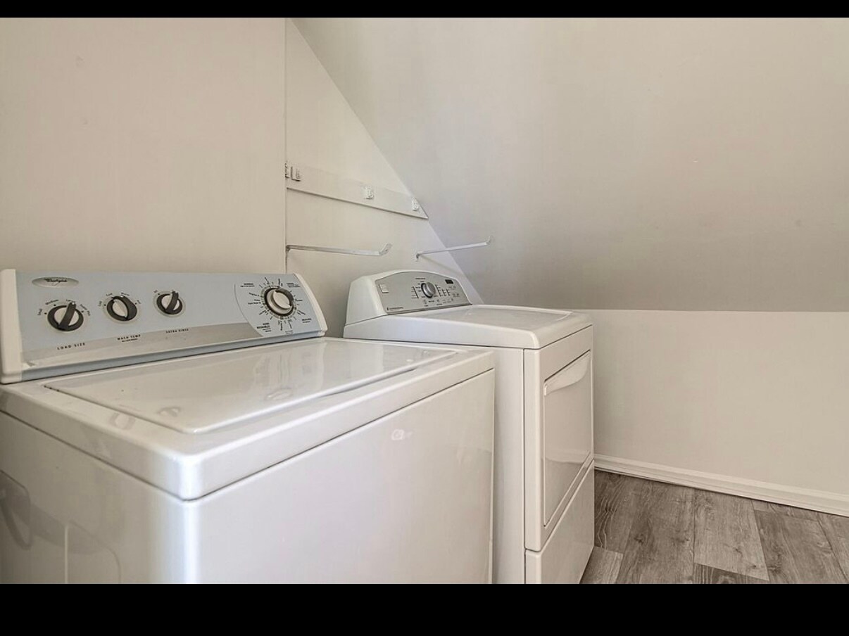 Building Photo - 4350 Waterview Cir