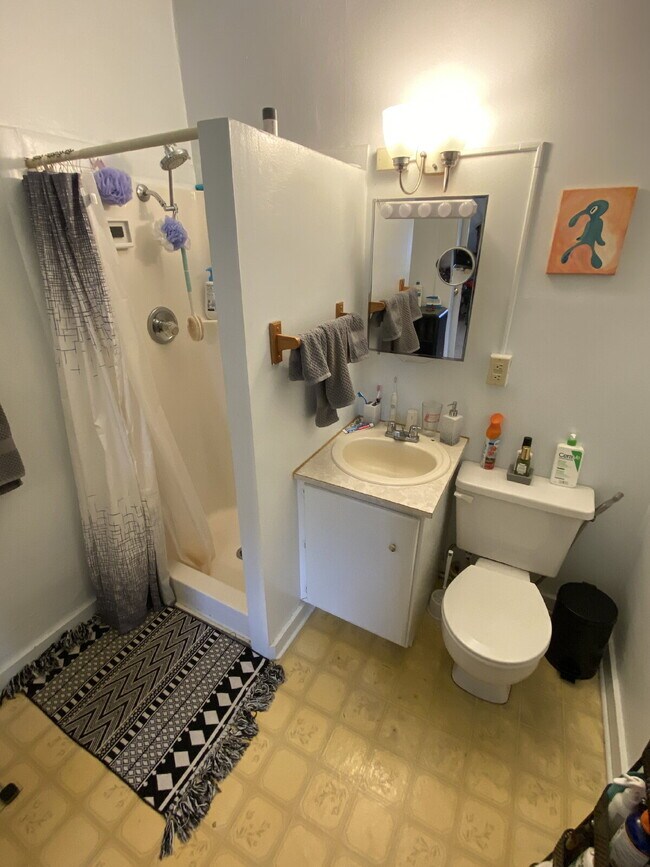 Building Photo - Walk to Downtown & Waterfront from Lettered Streets | 1BR Gem for $1,400/mo