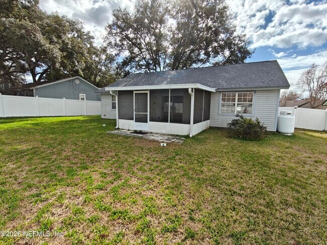 Building Photo - 1314 Cutlass Rd