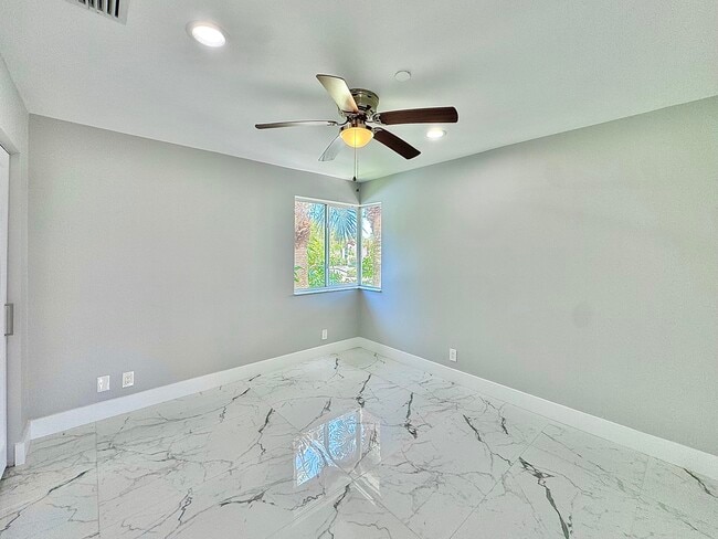 Building Photo - 340 NW 67th St