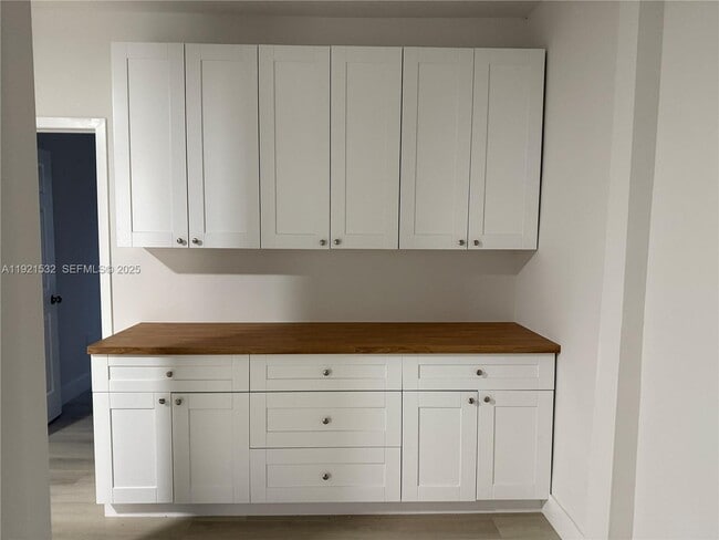 Building Photo - 7611 Harding Ave