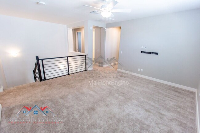 Building Photo - 15075 W McKinley St