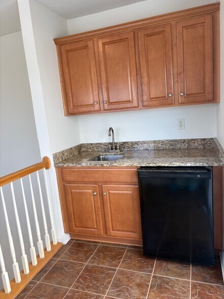 Building Photo - 1408 Steuart St