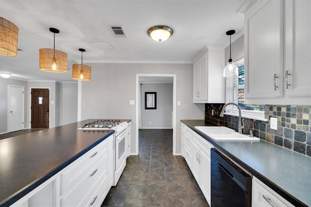 Building Photo - 202 Vanderbilt Ln