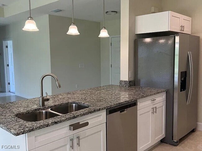 Building Photo - 2508 20th St W