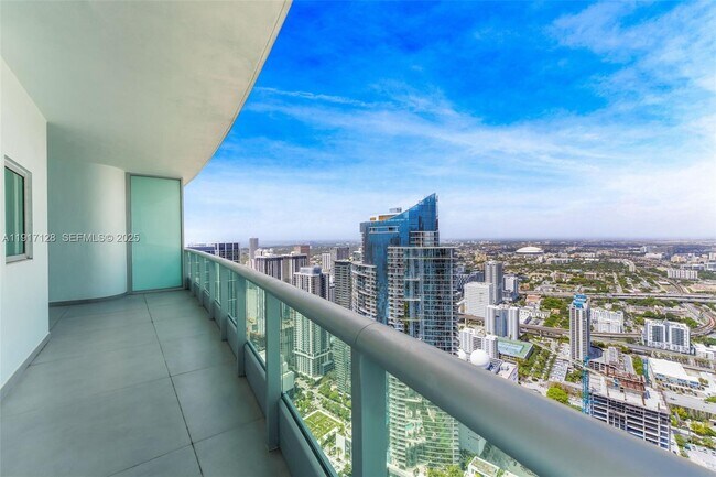 Building Photo - 900 Biscayne Blvd