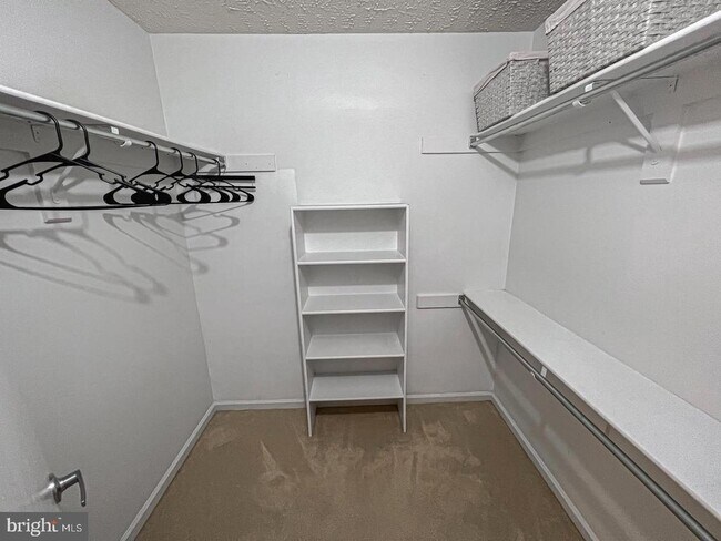 Building Photo - 2239 Hunters Run Dr