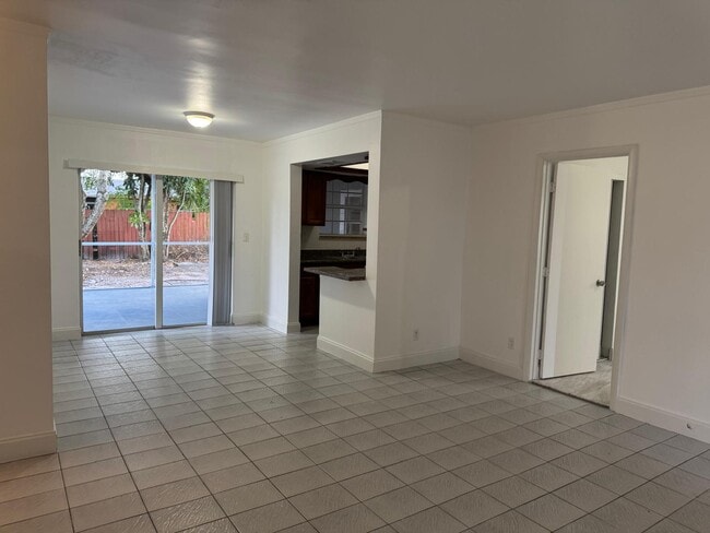 Building Photo - 6120 SW 22nd Ct