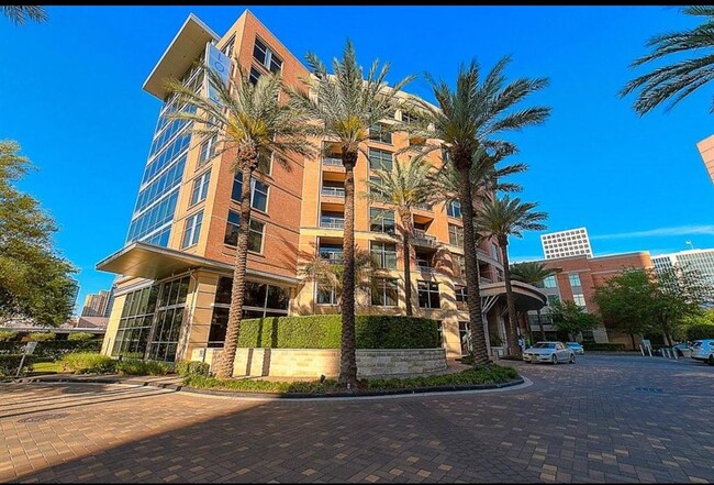 Building Photo - 1901 Post Oak Blvd